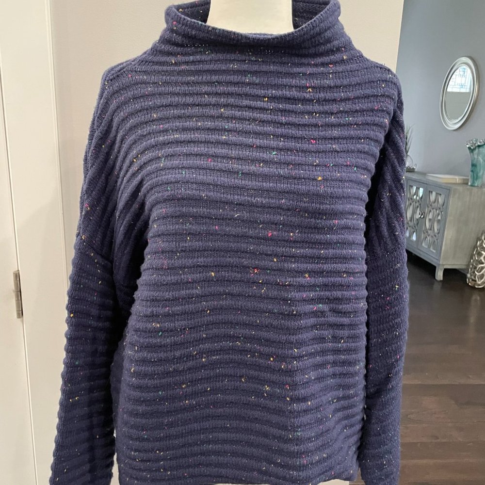 Woman's Blue Sweater w/ Multi-Color Speckle
